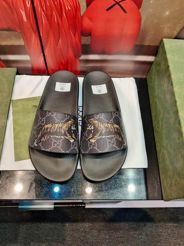 Gucci Men's Slippers 341